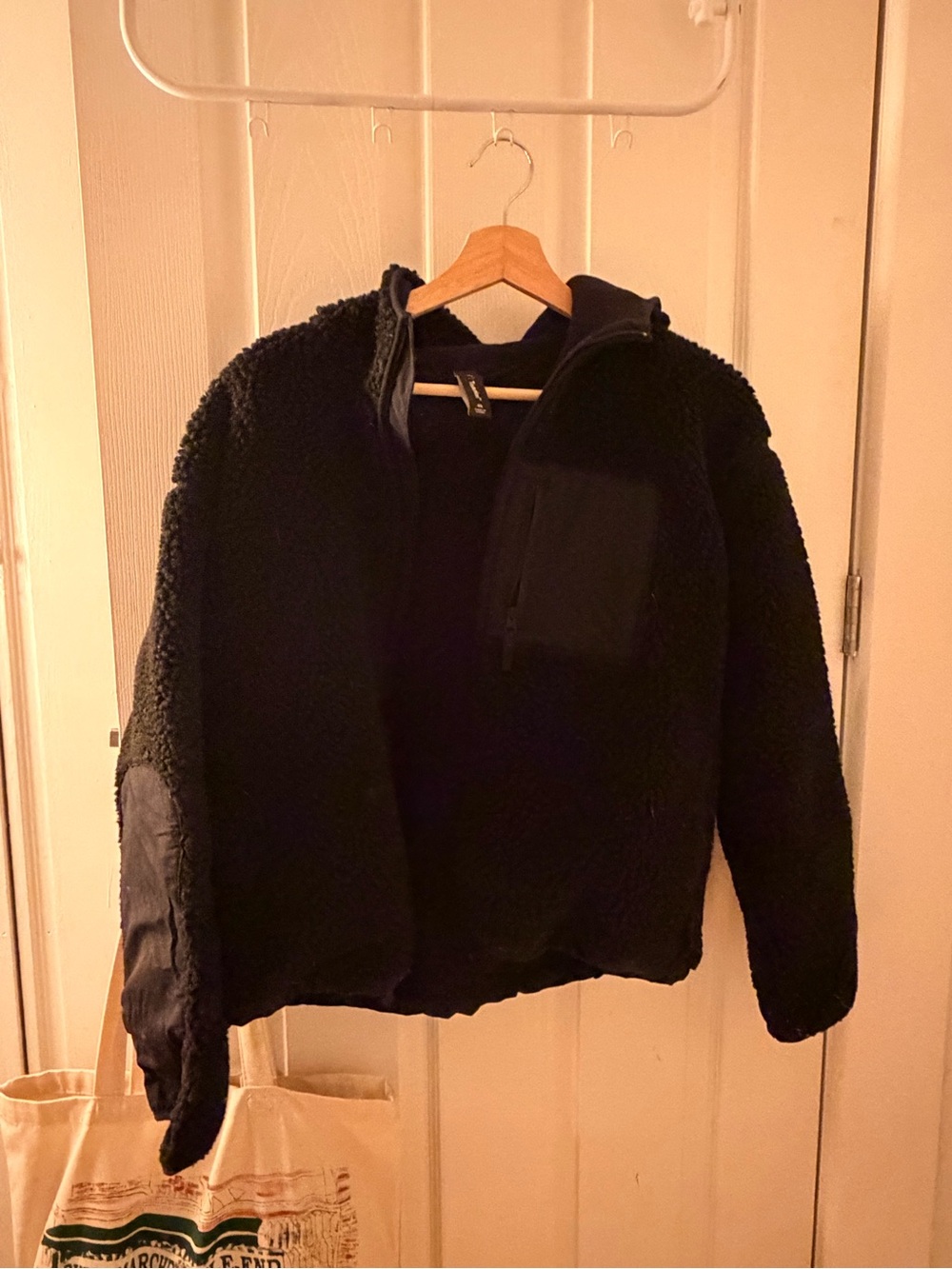 Aritzia (TNA) Black Sherpa Fleece Jacket